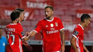 Benfica's Haris Seferovic celebrates scoring their second goal with teammates.(REUTERS) Benfica's Haris Seferovic celebrates scoring their second goal with teammates.(REUTERS)