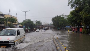 Waterlogging at Gandhi Market, Sion in Mumbai. Photos by Pratik Chorge Waterlogging at Gandhi Market, Sion in Mumbai. Photos by Pratik Chorge
