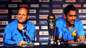 Gary Kirsten and Indian cricket captain Mahendra Singh Dhoni during the ICC Champions Trophy press conference on September 19 in Johannesburg, South Africa.(Getty Images) Gary Kirsten and Indian cricket captain Mahendra Singh Dhoni during the ICC Champions Trophy press conference on September 19 in Johannesburg, South Africa.(Getty Images)