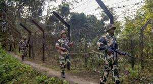 BSF’s probe has revealed that the stranded people belong to Bangladesh’s Comilla district.(PTI file photo) BSF’s probe has revealed that the stranded people belong to Bangladesh’s Comilla district.(PTI file photo)