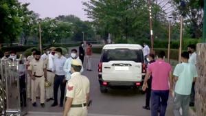A team of Special Operations Group (SOG) of Rajasthan Police leaves for the resort where Congress MLAs are staying, in Manesar on Friday.(ANI) A team of Special Operations Group (SOG) of Rajasthan Police leaves for the resort where Congress MLAs are staying, in Manesar on Friday.(ANI)