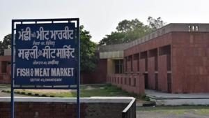 Developed as a fish market in 2006 at a cost of <span class='webrupee'>₹</span>5 crore by the UT administration, the market was handed over to the MC in 2009.(HT File Photo)