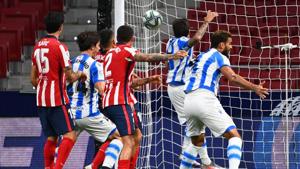 Real Sociedad players celebrate a goal scored by Real Sociedad's Belgian forward Adnan Januzaj during the Spanish league football match between Club Atletico de Madrid and Real Sociedad at the Wanda Metropolitano stadium in Madrid on July 19, 2020. (Photo by GABRIEL BOUYS / AFP)(AFP) Real Sociedad players celebrate a goal scored by Real Sociedad's Belgian forward Adnan Januzaj during the Spanish league football match between Club Atletico de Madrid and Real Sociedad at the Wanda Metropolitano stadium in Madrid on July 19, 2020. (Photo by GABRIEL BOUYS / AFP)(AFP)