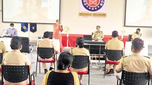 Pune police held a counselling session for some of the officials who recovered from the virus(HT PHOTO) Pune police held a counselling session for some of the officials who recovered from the virus(HT PHOTO)