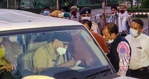 A team of Special Operations Group (SOG) of Rajasthan Police at the ITC Grand Bharat hotel at Manesar in Gurugram where Congress MLAs loyal to Sachin Pilot are staying.(PTI) A team of Special Operations Group (SOG) of Rajasthan Police at the ITC Grand Bharat hotel at Manesar in Gurugram where Congress MLAs loyal to Sachin Pilot are staying.(PTI)