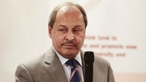 Due to take up the role on September 1, Dipesh Shah will be responsible for the delivery of the UK government’s second five-year £27 billion road investment strategy that is expected to further improve the safety, reliability and connectivity of England’s strategic road network.(diversity.u.org) Due to take up the role on September 1, Dipesh Shah will be responsible for the delivery of the UK government’s second five-year £27 billion road investment strategy that is expected to further improve the safety, reliability and connectivity of England’s strategic road network.(diversity.u.org)