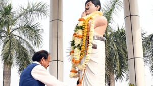 In a series of tweets, the vice president said, “Today, let us pay our tributes to these bravehearts and resolve to strive hard to realise their dreams for this great country.”(@VPSecretariat/Twitter) In a series of tweets, the vice president said, “Today, let us pay our tributes to these bravehearts and resolve to strive hard to realise their dreams for this great country.”(@VPSecretariat/Twitter)