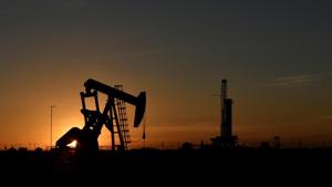 Crude inventories rose by 4.9 million barrels in the week to July 17 to 536.6 million barrels, compared with expectations in a Reuters poll for a 2.1 million-barrel drop. Production rose to 11.1 million barrels per day, up by 100,000 barrels per day.(Reuters file photo) Crude inventories rose by 4.9 million barrels in the week to July 17 to 536.6 million barrels, compared with expectations in a Reuters poll for a 2.1 million-barrel drop. Production rose to 11.1 million barrels per day, up by 100,000 barrels per day.(Reuters file photo)