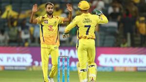 File image of Imran Tahir with MS Dhoni.(IPL) File image of Imran Tahir with MS Dhoni.(IPL)