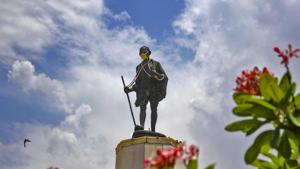 A mask is placed on a statue of Mahatma Gandhi to spread awareness against coronavirus, during the ongoing Covid-19 lockdown, at Gandhi Circle in Jaipur.(PTI) A mask is placed on a statue of Mahatma Gandhi to spread awareness against coronavirus, during the ongoing Covid-19 lockdown, at Gandhi Circle in Jaipur.(PTI)