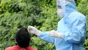 A health worker collects swab sample from a man for Covid-19 test in Patna, Bihar, July 24, 2020.(HT Photo) A health worker collects swab sample from a man for Covid-19 test in Patna, Bihar, July 24, 2020.(HT Photo)