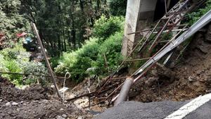 Jalpaiguri, Darjeeling and Kalimpong districts are receiving heavy rainfall since Monday. Landslides have been reported at several places.(ANI (Representative Image)) Jalpaiguri, Darjeeling and Kalimpong districts are receiving heavy rainfall since Monday. Landslides have been reported at several places.(ANI (Representative Image))