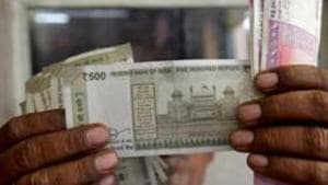 Meanwhile, the dollar index, which gauges the greenback’s strength against a basket of six currencies, rose by 0.25 per cent to 93.90.(REUTERS) Meanwhile, the dollar index, which gauges the greenback’s strength against a basket of six currencies, rose by 0.25 per cent to 93.90.(REUTERS)