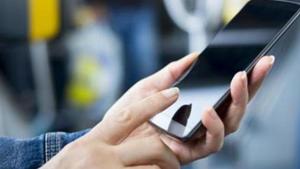 The medical screening begins with placing a finger on the rear side camera of the smartphone.(Getty Images/iStockphoto/Representative image) The medical screening begins with placing a finger on the rear side camera of the smartphone.(Getty Images/iStockphoto/Representative image)