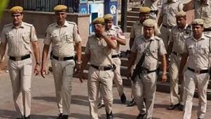 The police said that on Saturday night, the team reached the spot and took the woman to the hospital.(Delhi file photo) The police said that on Saturday night, the team reached the spot and took the woman to the hospital.(Delhi file photo)