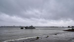 Waves crash at the bank of Ganga river in the backdrop of dark clouds covering the sky ahead of cyclone 'Amphan' landfall, in Kolkata.(PTI) Waves crash at the bank of Ganga river in the backdrop of dark clouds covering the sky ahead of cyclone 'Amphan' landfall, in Kolkata.(PTI)