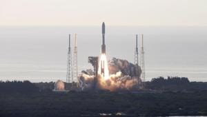 A United Launch Alliance Atlas V rocket carrying NASA's Mars 2020 Perseverance Rover vehicle takes off from Cape Canaveral Space Force Station in Cape Canaveral, Florida, U.S. July 30, 2020.(REUTERS) A United Launch Alliance Atlas V rocket carrying NASA's Mars 2020 Perseverance Rover vehicle takes off from Cape Canaveral Space Force Station in Cape Canaveral, Florida, U.S. July 30, 2020.(REUTERS)