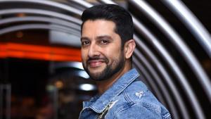 Actor Aftab Shivdasani feels that the many debates that are going on right now show that people are just after each other’s throat which doesn’t solves anybody's problem.