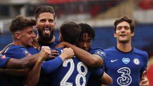 Chelsea's Olivier Giroud, second right, celebrates scoring the opening goal during the English FA Cup semifinal soccer match between Chelsea and Manchester United at Wembley Stadium in London, England, Sunday, July 19, 2020.(AP) Chelsea's Olivier Giroud, second right, celebrates scoring the opening goal during the English FA Cup semifinal soccer match between Chelsea and Manchester United at Wembley Stadium in London, England, Sunday, July 19, 2020.(AP)