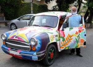 The car that sparked a debate: Advocate Ranjit Malhotra with his Ambassador.(Hindustan Times)