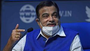 Nitin Gadkari promised to that road projects in the state will not suffer due to need of funds.(ANI Photo) Nitin Gadkari promised to that road projects in the state will not suffer due to need of funds.(ANI Photo)