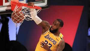 LeBron James #23 of the Los Angeles Lakers dunks the ball against the LA Clippers during the second quarter of the game at The Arena at ESPN Wide World Of Sports Complex.(USA TODAY Sports) LeBron James #23 of the Los Angeles Lakers dunks the ball against the LA Clippers during the second quarter of the game at The Arena at ESPN Wide World Of Sports Complex.(USA TODAY Sports)