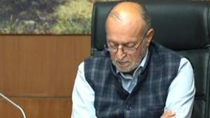 A statement issued by the L-G’s officeon Friday said, “The matter was discussed with chief minister and it was agreed that while there has been improvement, pandemic situation in the capital continues to be fragile and the threat is still far from over.”(PTI) A statement issued by the L-G’s officeon Friday said, “The matter was discussed with chief minister and it was agreed that while there has been improvement, pandemic situation in the capital continues to be fragile and the threat is still far from over.”(PTI)