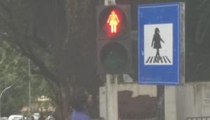 Aaditya Thackeray shared photos of the newly-installed signs at the junction in Dadar on Twitter Saturday.(AUThackeray/Twitter Photo) Aaditya Thackeray shared photos of the newly-installed signs at the junction in Dadar on Twitter Saturday.(AUThackeray/Twitter Photo)