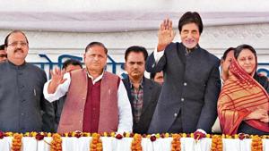 Amitabh Bachchan and Jaya Bachchan with Amar Singh and Mulayam Singh Yadav in Lucknow on December 16, 2009(HT Archive) Amitabh Bachchan and Jaya Bachchan with Amar Singh and Mulayam Singh Yadav in Lucknow on December 16, 2009(HT Archive)