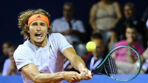 FILE PHOTO: Tennis - Adria Tour - Zadar, Croatia - June 20, 2020 Germany's Alexander Zverev in action during his match against Croatia's Marin Cilic REUTERS/Antonio Bronic(REUTERS) FILE PHOTO: Tennis - Adria Tour - Zadar, Croatia - June 20, 2020 Germany's Alexander Zverev in action during his match against Croatia's Marin Cilic REUTERS/Antonio Bronic(REUTERS)