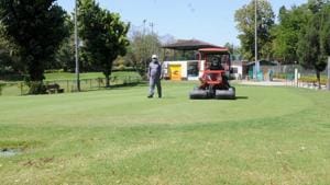 The Chandigarh Golf Club staff maintaining the greens and fairways of the course in Chandigarh.(Keshav Singh/HT) The Chandigarh Golf Club staff maintaining the greens and fairways of the course in Chandigarh.(Keshav Singh/HT)