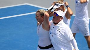 WHITE SULPHUR SPRINGS, WEST VIRGINIA - AUGUST 02: Coco Vandeweghe of The New York Empire celebrates with coach Luke Jensen after making the winning point to defeat the Chicago Smash during the finals of the World TeamTennis at The Greenbrier on August 02, 2020 in White Sulphur Springs, West Virginia. Streeter Lecka/Getty Images/AFP == FOR NEWSPAPERS, INTERNET, TELCOS & TELEVISION USE ONLY ==(AFP) WHITE SULPHUR SPRINGS, WEST VIRGINIA - AUGUST 02: Coco Vandeweghe of The New York Empire celebrates with coach Luke Jensen after making the winning point to defeat the Chicago Smash during the finals of the World TeamTennis at The Greenbrier on August 02, 2020 in White Sulphur Springs, West Virginia. Streeter Lecka/Getty Images/AFP == FOR NEWSPAPERS, INTERNET, TELCOS & TELEVISION USE ONLY ==(AFP)