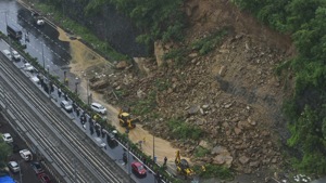 Landslide on WEH near Times of India building at Kandivali, Mumbai, Aug 4, 2020.(Satryabrata Tripathy / HT Photo) Landslide on WEH near Times of India building at Kandivali, Mumbai, Aug 4, 2020.(Satryabrata Tripathy / HT Photo)