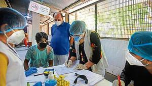 Medical personnel at work during a serological survey at Pratap Nagar on Tuesday. Results are likely by August 10.(Amal KS/HT PHOTO) Medical personnel at work during a serological survey at Pratap Nagar on Tuesday. Results are likely by August 10.(Amal KS/HT PHOTO)