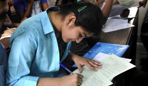 As Delhi University goes ahead with online mock tests, students rue that online open book examinations are not a viable solution.(Photo: Sushil Kumar/HT) As Delhi University goes ahead with online mock tests, students rue that online open book examinations are not a viable solution.(Photo: Sushil Kumar/HT)
