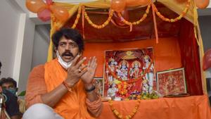 BJP MP Ravi Kishan offers prayers in Gorakhpur for the construction of teh Ram temple in Ayodhya.(PTI) BJP MP Ravi Kishan offers prayers in Gorakhpur for the construction of teh Ram temple in Ayodhya.(PTI)