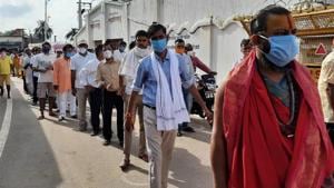 There was a long queue outside the Ram Janmabhoomi site on Thursday.(HT Photo) There was a long queue outside the Ram Janmabhoomi site on Thursday.(HT Photo)