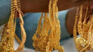 According to a police officer, the five men entered the shop on the pretext of carrying out an investigation into a case of stolen gold ornaments.(PTI File / Photo used for representational purpose only) According to a police officer, the five men entered the shop on the pretext of carrying out an investigation into a case of stolen gold ornaments.(PTI File / Photo used for representational purpose only)