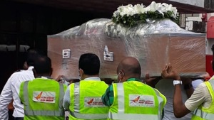 Capt. Deepak Sathe’s human remains arrived in Mumbai today(HT Photo) Capt. Deepak Sathe’s human remains arrived in Mumbai today(HT Photo)