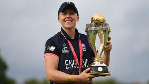 England captain Heather Knight poses with the trophy after winning the ICC Women’s World Cup in 2017.(Getty Images) England captain Heather Knight poses with the trophy after winning the ICC Women’s World Cup in 2017.(Getty Images)