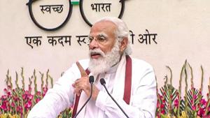 PM Modi also urged officials at the district level to construct toilets in all the villages and to repair the existing facilities during the week.(PTI) PM Modi also urged officials at the district level to construct toilets in all the villages and to repair the existing facilities during the week.(PTI)