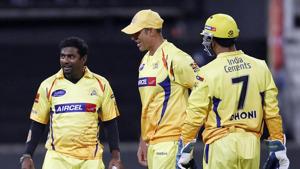 File image of Muttiah Muralitharan with MS Dhoni and Matthew Hayden.(IPL) File image of Muttiah Muralitharan with MS Dhoni and Matthew Hayden.(IPL)