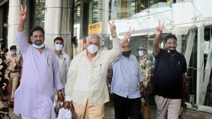 Congress MLAs show the victory sign upon their arrival at Jaipur International Airport in Jaipur on Wednesday.(Himanshu Vyas //HT PHOTO) Congress MLAs show the victory sign upon their arrival at Jaipur International Airport in Jaipur on Wednesday.(Himanshu Vyas //HT PHOTO)
