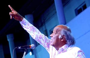 File photo of Urdu poet Dr. Rahat Indori addressing all India Mushaira in Hyderabad on 17 Feb 2018. Urdu poet Rahat Indori passes away at the hospital.(ANI) File photo of Urdu poet Dr. Rahat Indori addressing all India Mushaira in Hyderabad on 17 Feb 2018. Urdu poet Rahat Indori passes away at the hospital.(ANI)