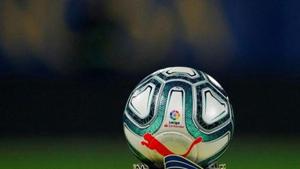 FILE PHOTO: Soccer Football - La Liga Santander - VIllarreal v Atletico Madrid - Estadio de la Ceramica, Villarreal, Spain - December 6, 2019 General view of the match ball before the match REUTERS/Albert Gea/File Photo(REUTERS) FILE PHOTO: Soccer Football - La Liga Santander - VIllarreal v Atletico Madrid - Estadio de la Ceramica, Villarreal, Spain - December 6, 2019 General view of the match ball before the match REUTERS/Albert Gea/File Photo(REUTERS)