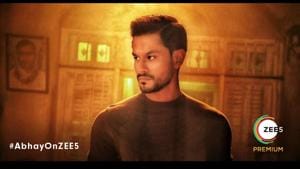 Kunal Kemmu wins hearts once again as a scowling cop who will leave no stone unturned to bring the guilty to justice.(ZEE5)