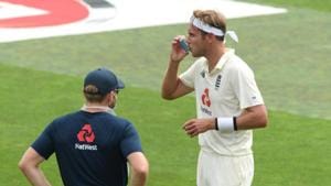 Stuart Broad using an inhaler on Day 1 of the Southampton Test(Getty Images) Stuart Broad using an inhaler on Day 1 of the Southampton Test(Getty Images)