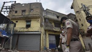 Police personnel are seen at the site where an under-construction third floor of a nearly 100 years old building collapsed at Ram Bagh road, Azad Market, in New Delhi(Sonu Mehta/HT PHOTO) Police personnel are seen at the site where an under-construction third floor of a nearly 100 years old building collapsed at Ram Bagh road, Azad Market, in New Delhi(Sonu Mehta/HT PHOTO)