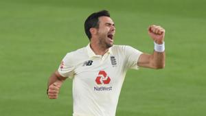England's James Anderson celebrates taking the wicket of Pakistan's Azhar Ali caught by Rory Burns.(REUTERS) England's James Anderson celebrates taking the wicket of Pakistan's Azhar Ali caught by Rory Burns.(REUTERS)