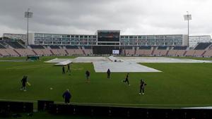 The Ageas Bowl in Southampton continues to wear a gloomy look(Getty Images) The Ageas Bowl in Southampton continues to wear a gloomy look(Getty Images)